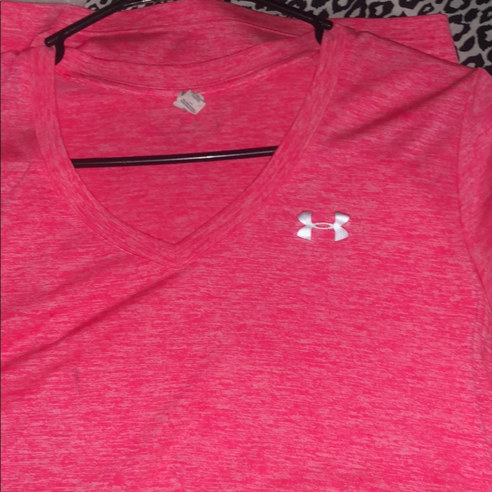 UA Vneck Womens Tee